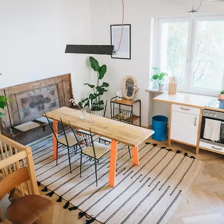 Raum Life - Vintage Loft - Heimkino Netflix - 2x Privat Parkplaetze *