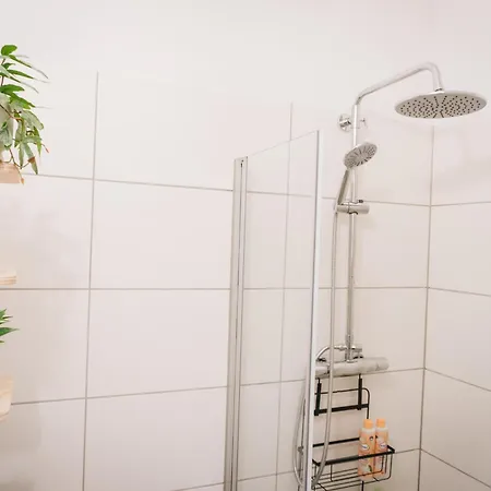 Raum Life - Vintage Loft - Heimkino Netflix - 2x Privat Parkplaetze *